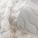 Reversible Quilted Blanket with Graphic Print